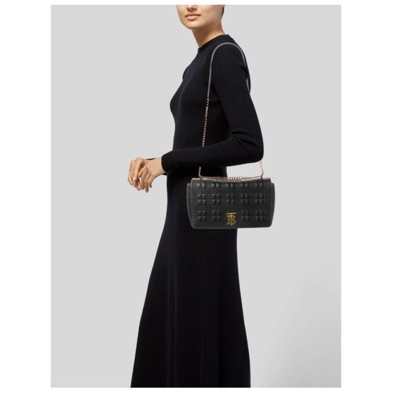 BURBERRY Lola TB Quilted Shoulder Bag US Medium see the measurements - Picture 2 of 14